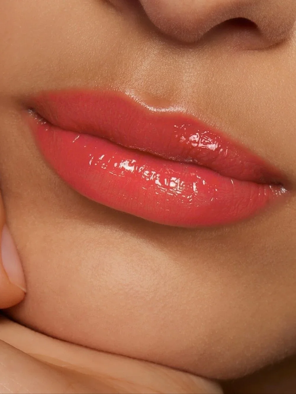 NEW~ GUCCI Glow & Care Shine Lipstick~ 514 Virginia Scarlett.